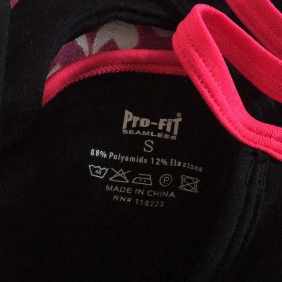 NWOT athletic bra size S - Picture 4 of 4